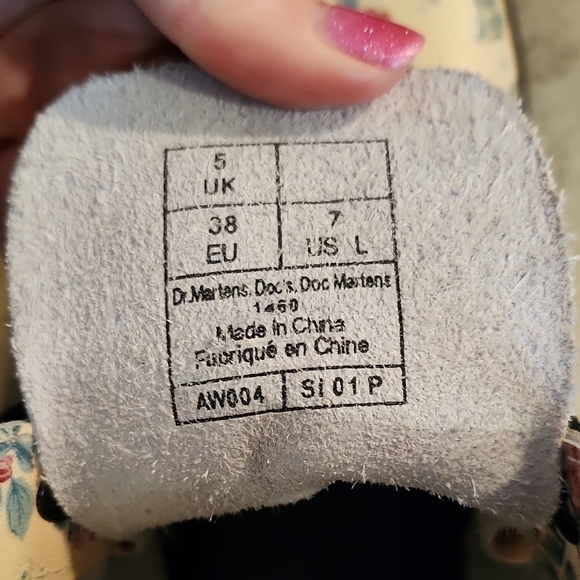 Floral Lace-Up Boots - Picture 5 of 8